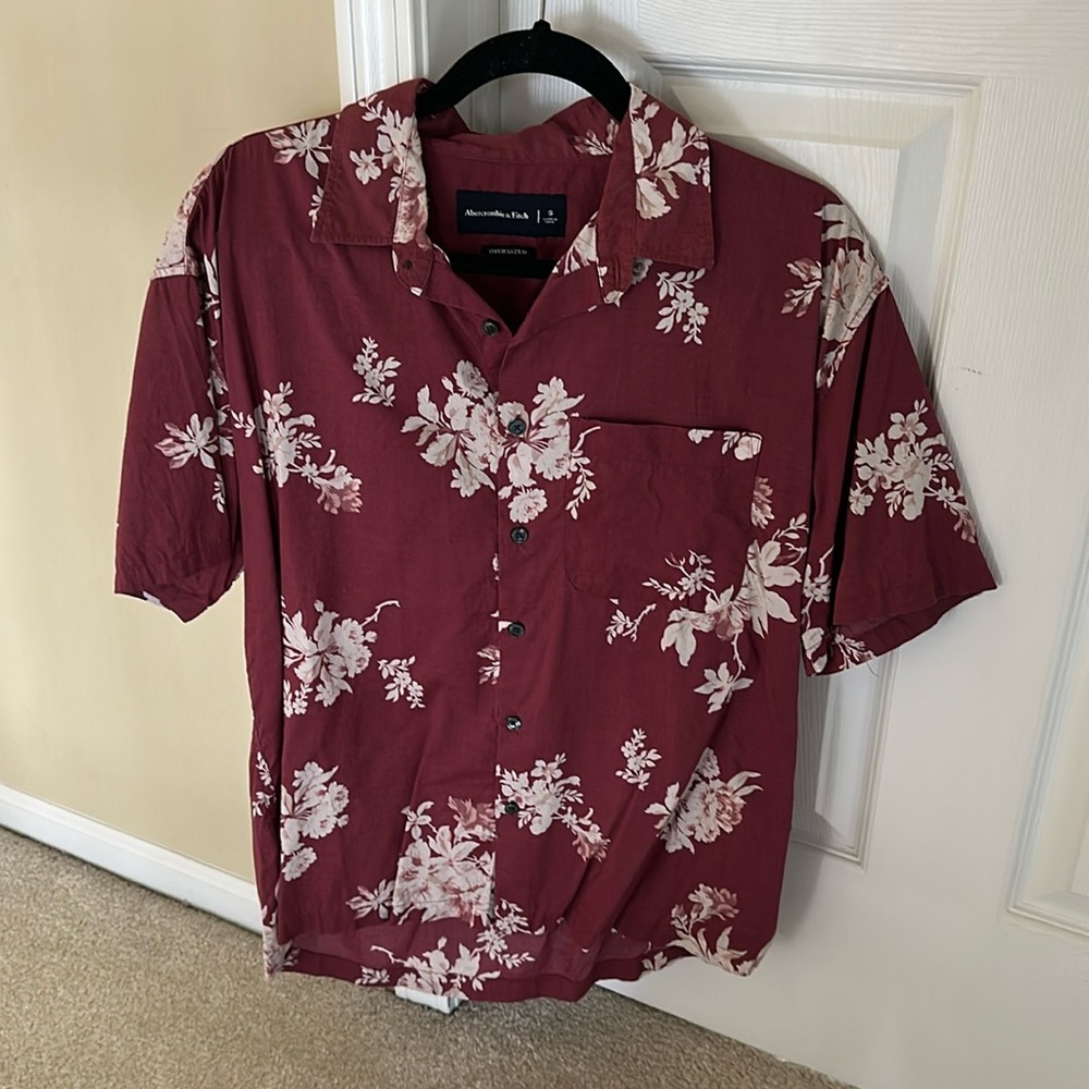 Men’s Abercrombie Short Sleeve Button-Up Floral Shirt / Size Small